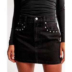 NWT Abercrombie and Fitch Women’s Black Denim Studded Mini Skirt Size 29
